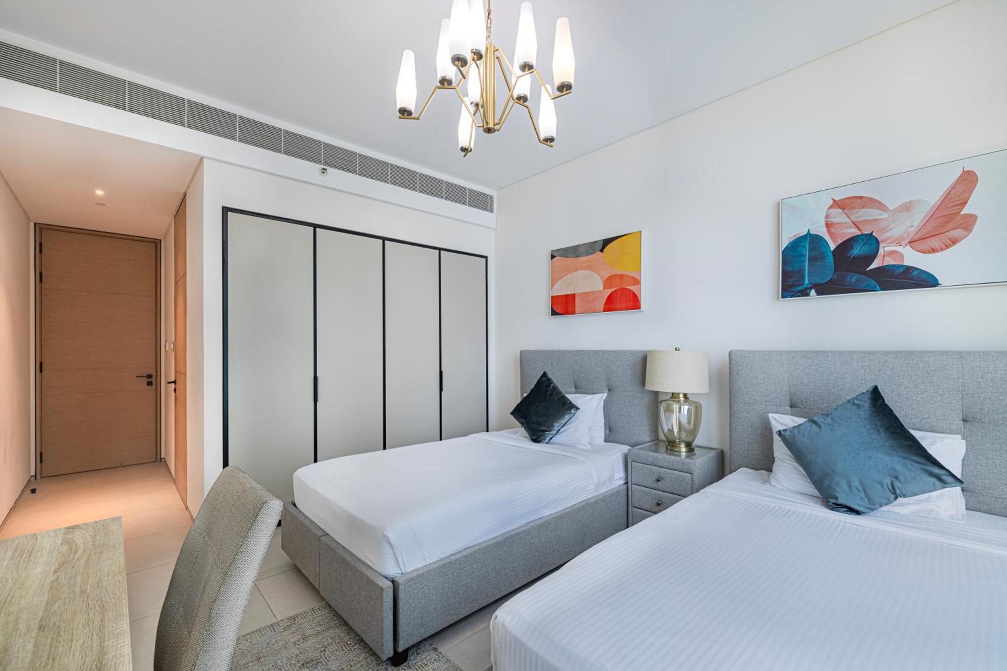 Daniels 3br Maids In Address Jbr Eye View Holiday home
